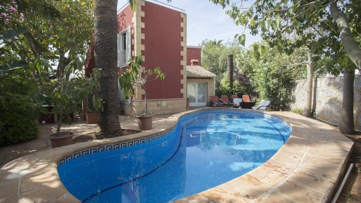 Denia Villa | Classic and comfortable villa with private pool in Denia, on the Costa Blanca, Spain for 6 persons