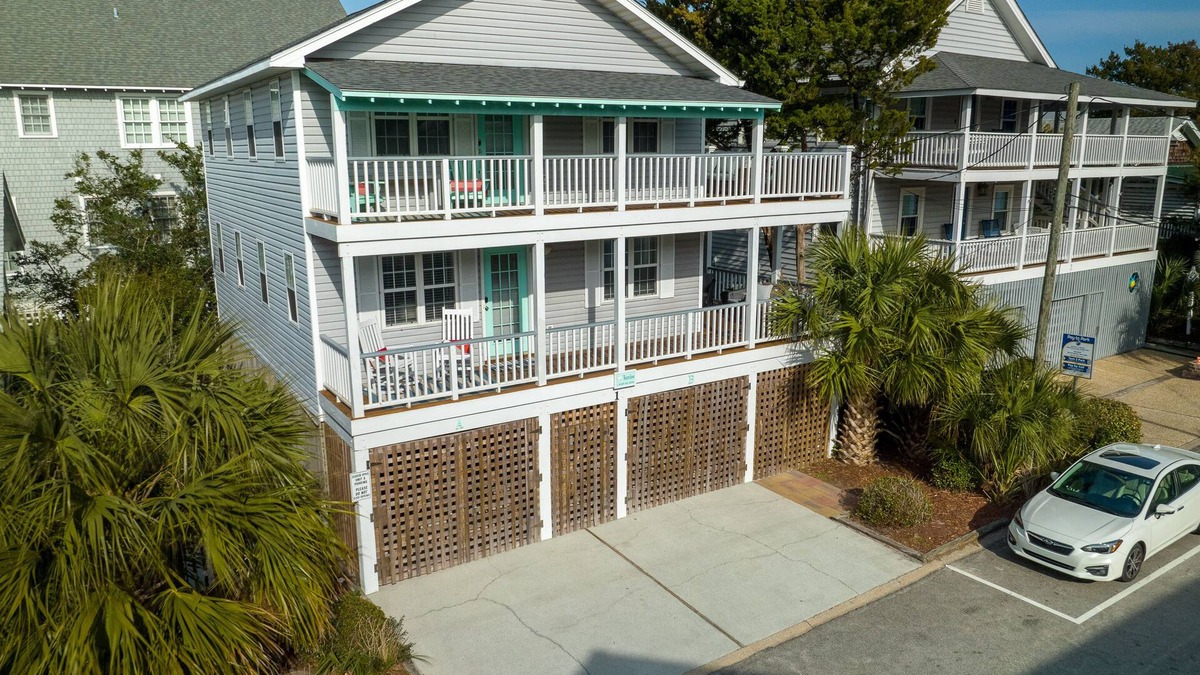 Wrightsville Beach Condo | Classic Beach Cottage on Oceanside of Wrightsville Beach -Lower Level
