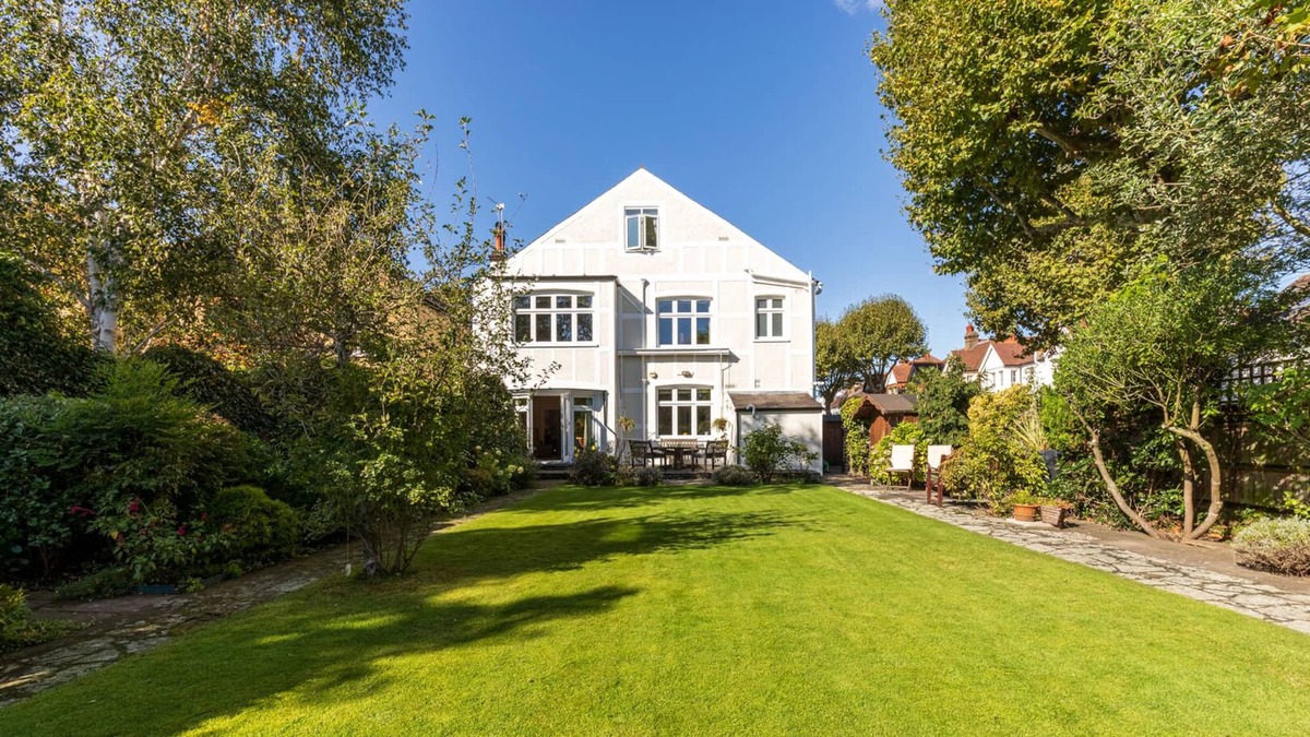 Kew House | Classic by Kew Gardens, by Veeve