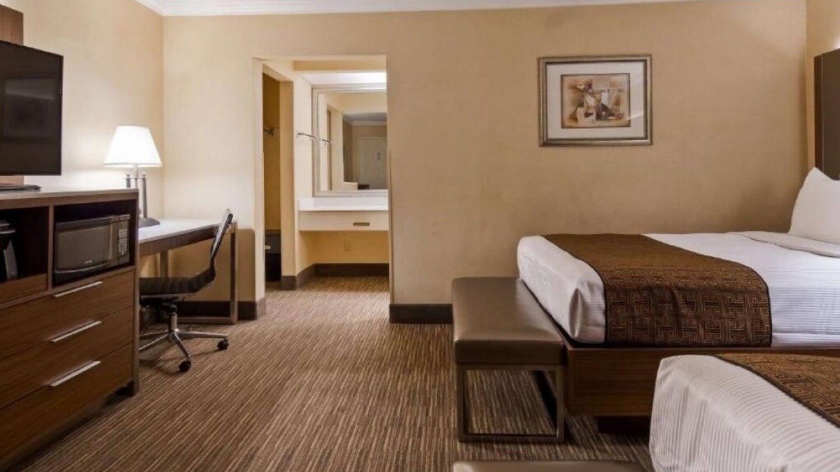 Hollywood Hotel | Classic Charm Near Hollywood Boulevard & Universal Studios LA