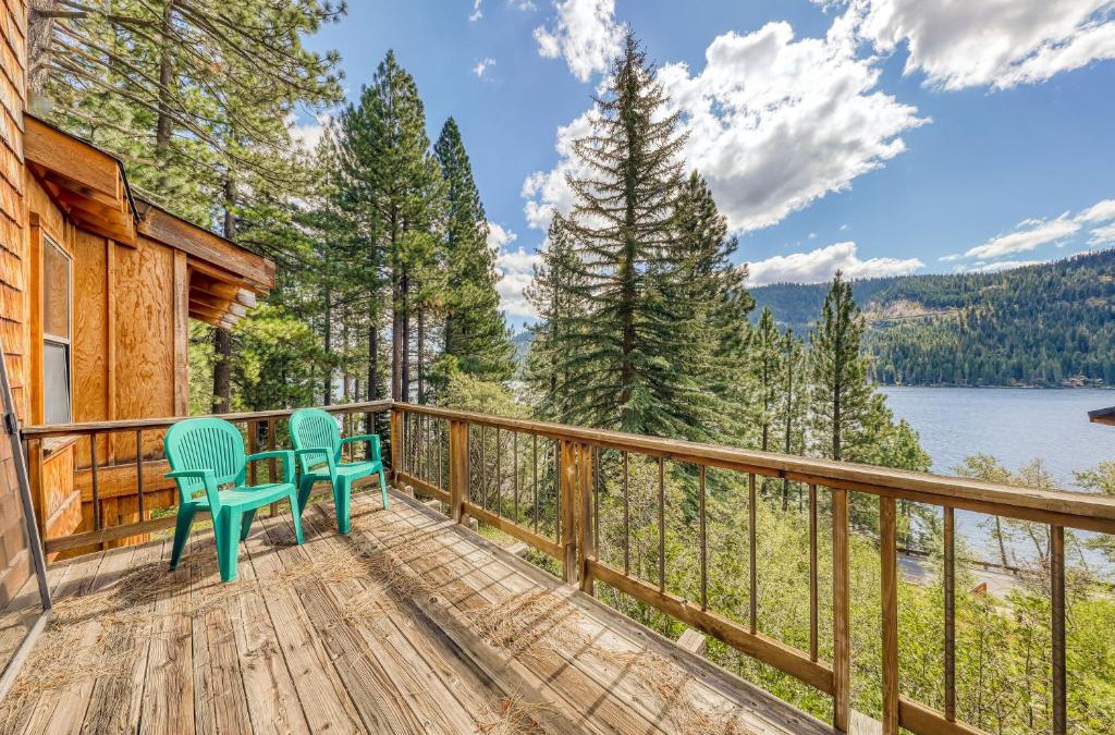 Truckee House | Classic Donner Lake View Cabin