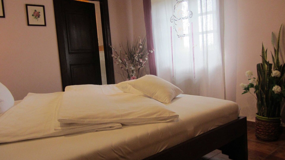 Sassetta Apartment | Classic Double Room Rosa