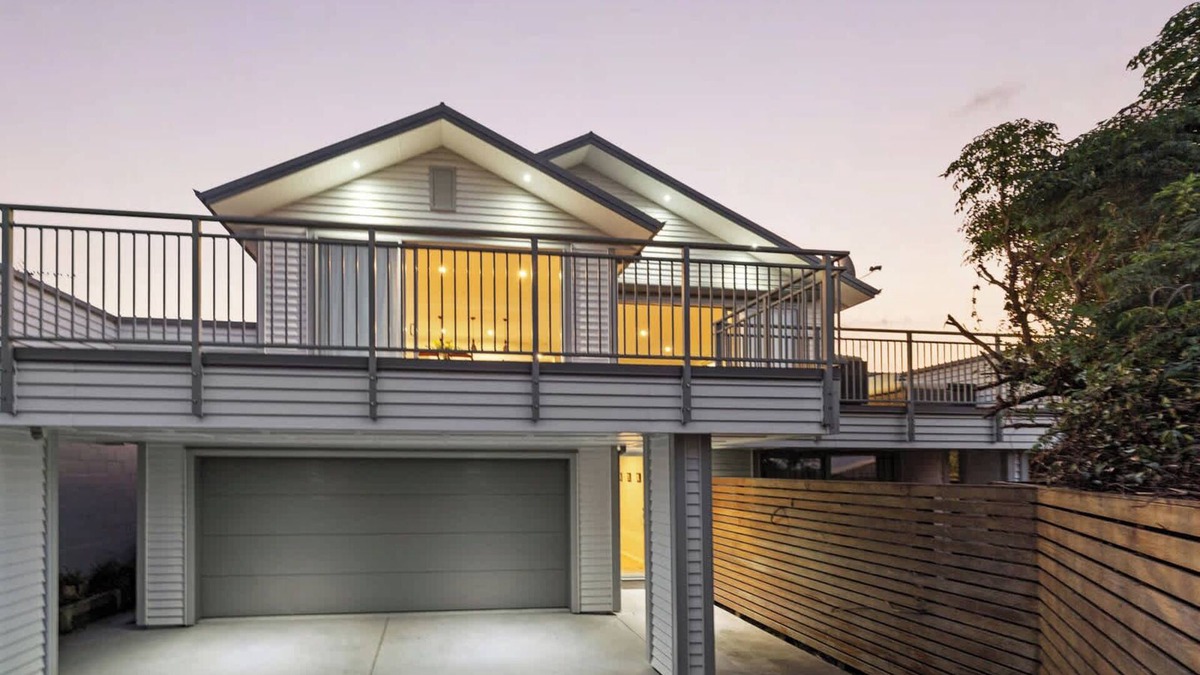 Mount Maunganui House | Classic Escape Convenient Mount location