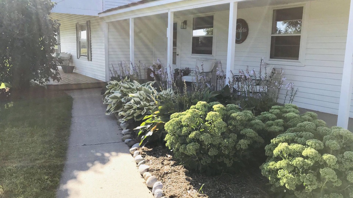 Williamsburg House | Classic Farmhouse with modern amenities near Elk Rapids and Traverse City