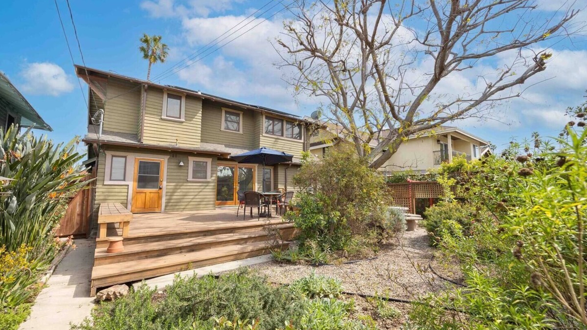 Wilshire House | Classic Home Near Downtown