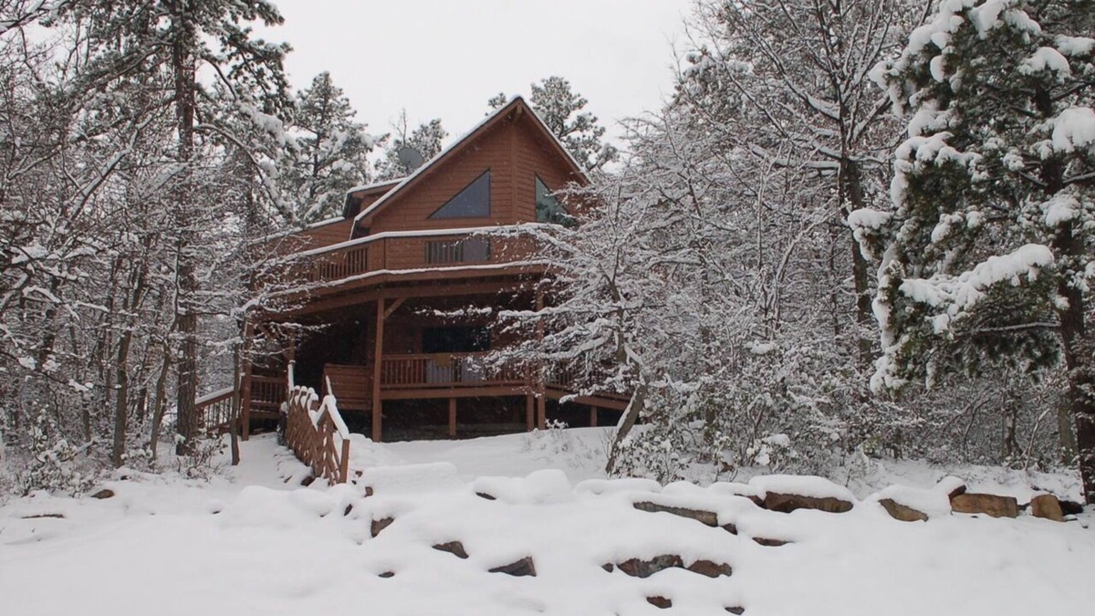 McGaheysville Cabin | Classic Mountain Home With Two Living Areas, Incredible Views - WIFI