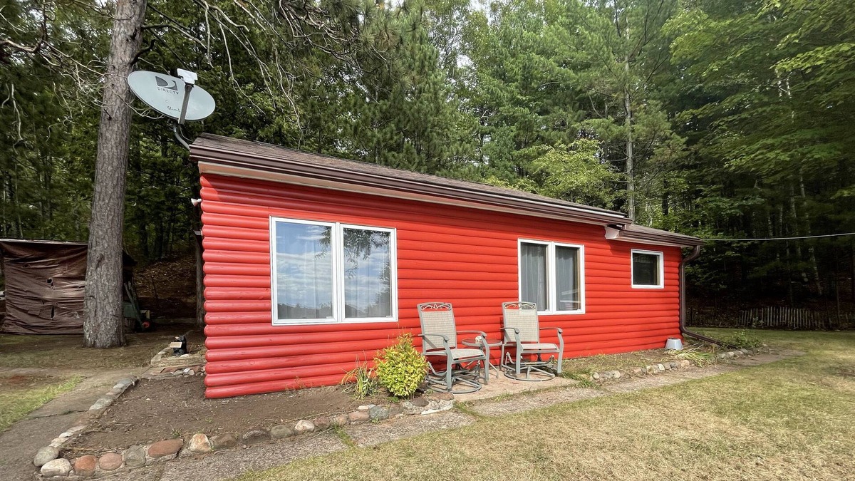 Iron River Cabin | Classic Northwoods Cabin
