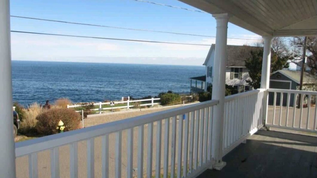 York Beach House | Classic ocean front cottage