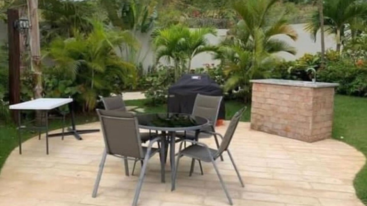 Punal Apartment | Classic Pent-House