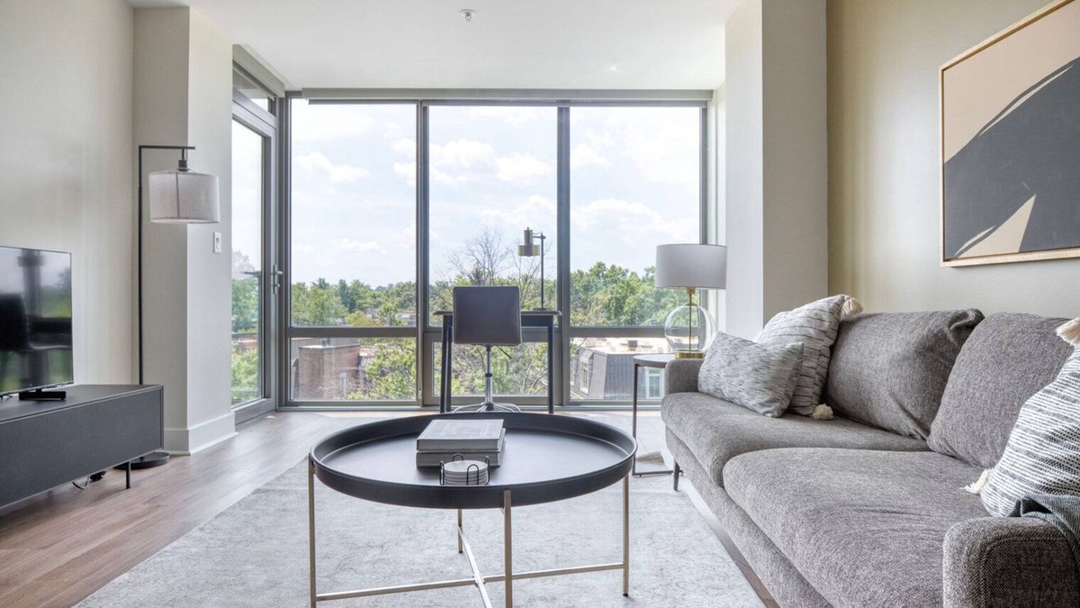 Pentagon City Apartment | Classic Pentagon City 1BR w/Doorman & Gym, nr Shopping, by Blueground