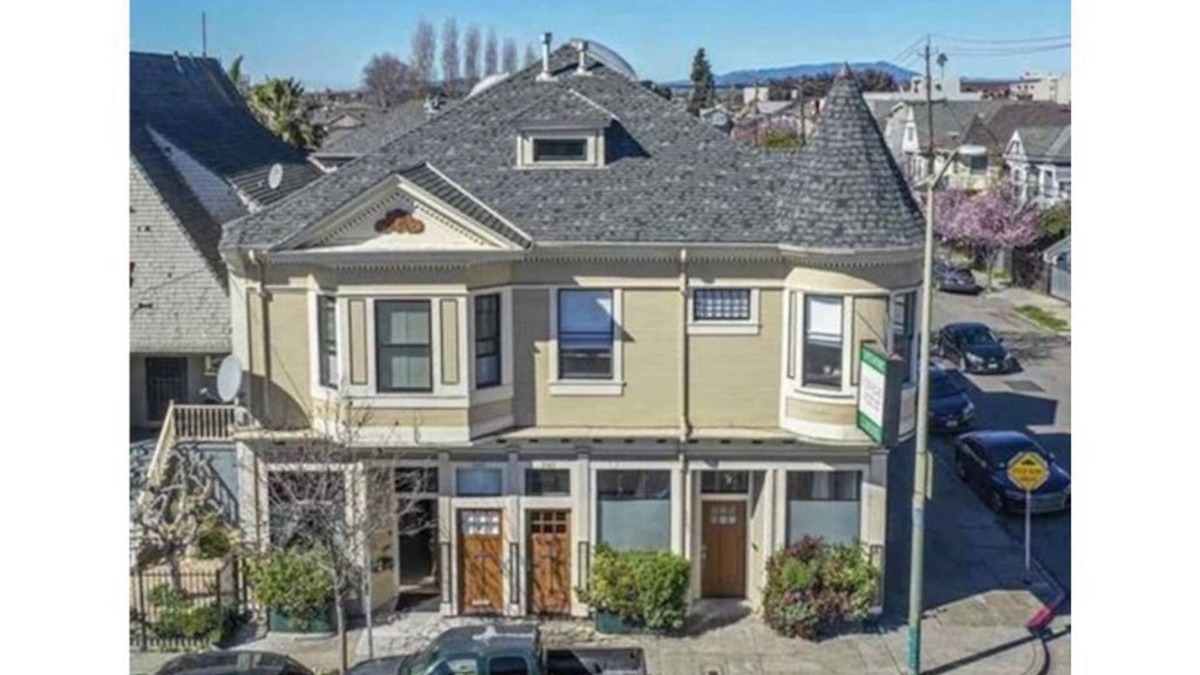 Hoover - Foster House | Classic Victorian 3 BR Condo 15 minutes to SF