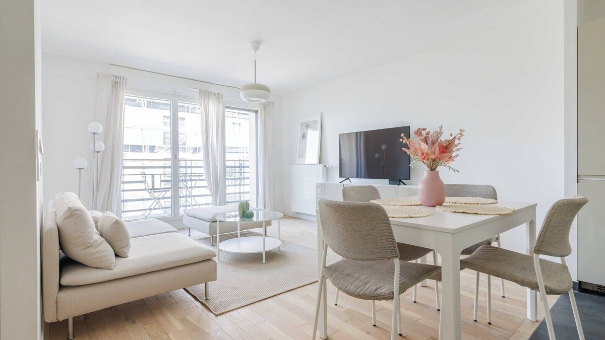 Les Puces de Saint-Ouen Apartment | Classy apartment - Flea Market