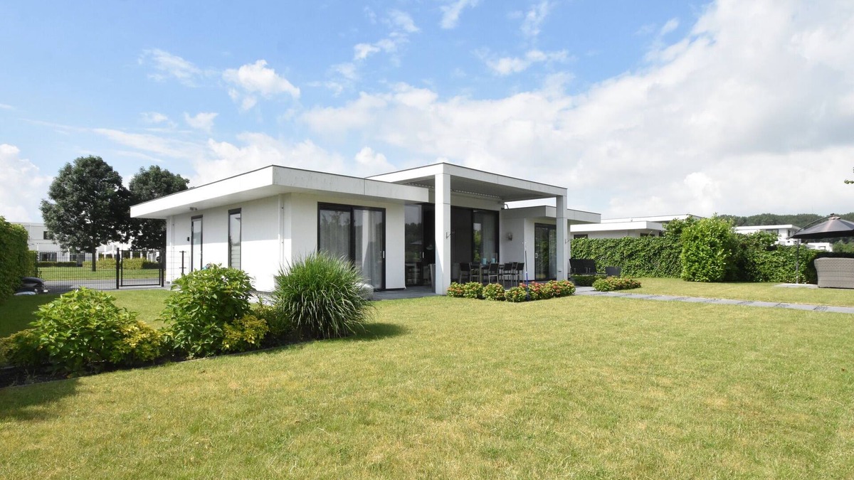 Zeewolde House | Classy Harderwijk is an attractive and fully furnished villa, equipped with all amenities and luxury.