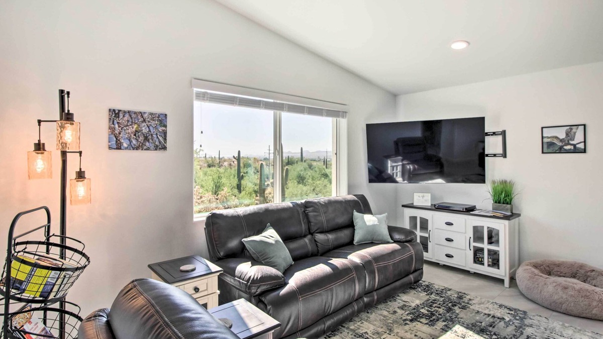 Tucson House | Classy Tucson Escape w/Fire Pit on 5 Acres!