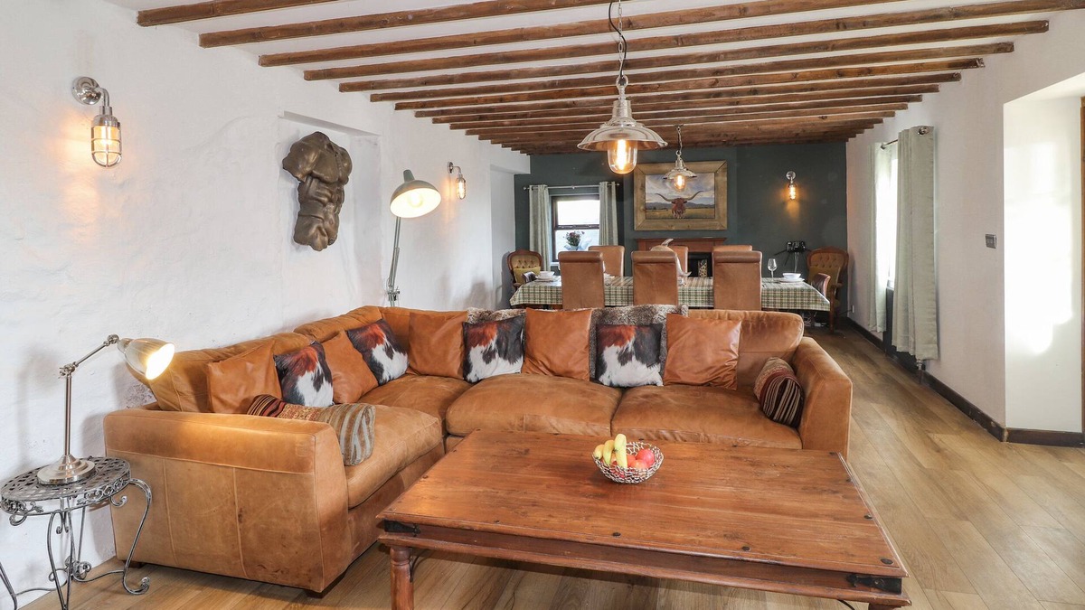 Haverfordwest House | CLAWDDCAM, pet friendly, character holiday cottage in Mathry