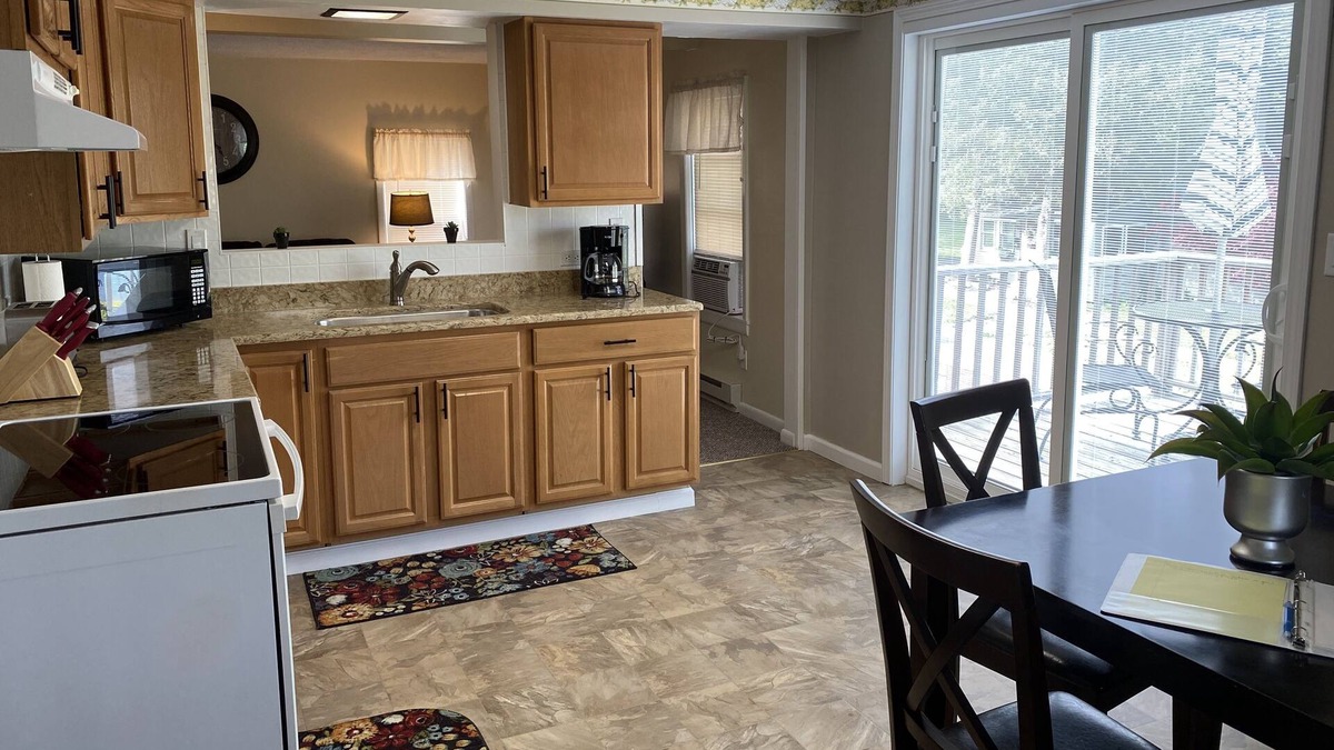 Clayton Apartment | Clayton #2 Cozy, Clean, and Convenient apartment