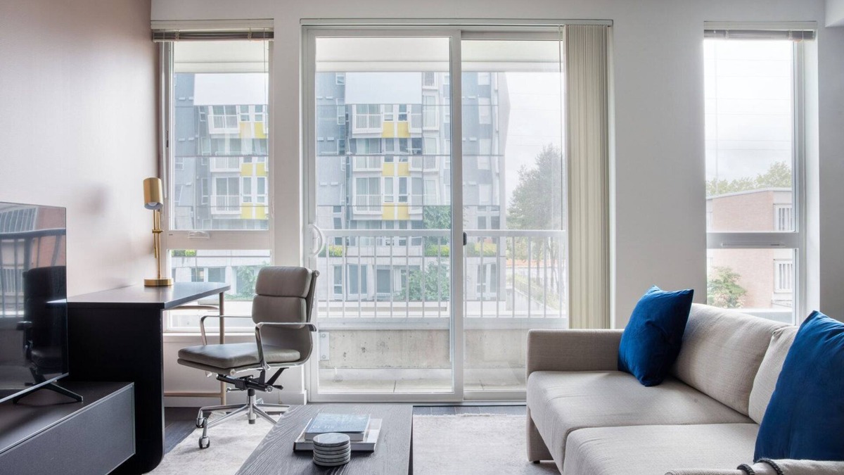 Wilburton Apartment | Clean Bellevue 1BR w/Lounge, Rooftop & Gym, nr Shops, by Blueground
