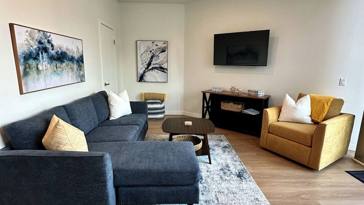 Point Loma Heights Apartment | Clean, bright, with large exclusive patio, parking, close to airport and beach