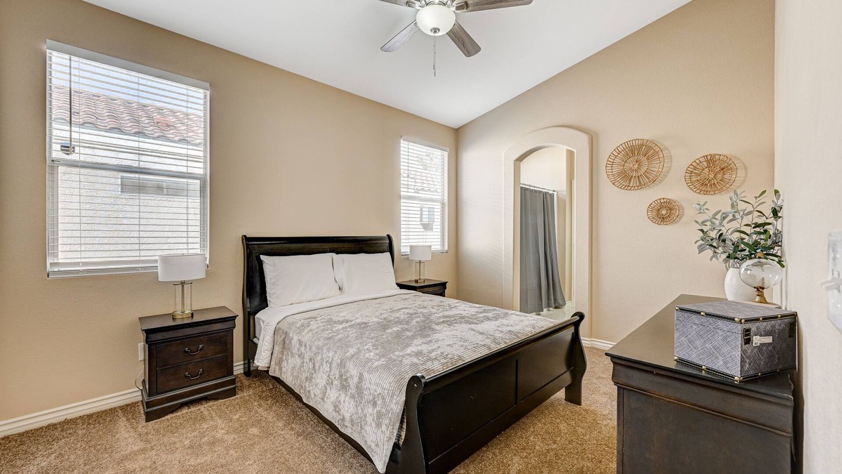 Enterprise House | Clean, Convenient & Comfortable Vegas House
