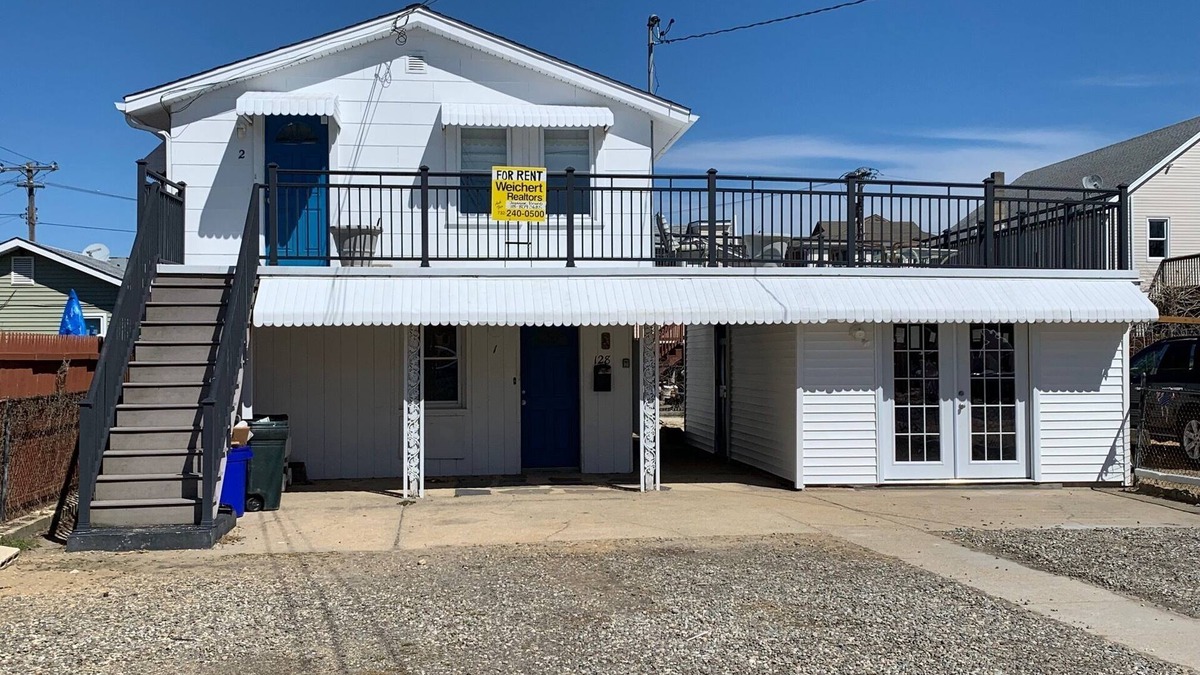 Seaside Heights Condo | Clean/cozy, 2 BLK to beach, central air/huge terrace, parking+4 badges+grill
