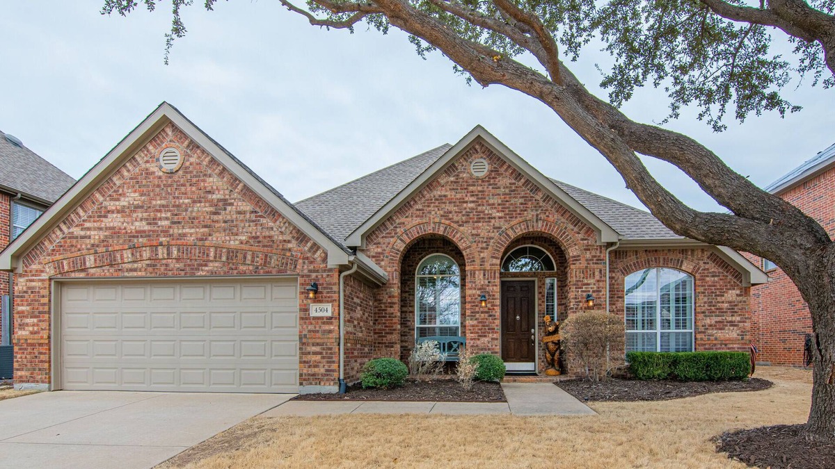 Flower Mound House | Clean, Cozy, and Comfortable in Flower Mound. Very close to lake, parks, trails