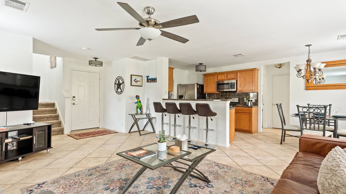 Parkridge Gardens House | Clean-cozy-cool-south-Austin3/2.5 home15 min from DT next to large shopping area
