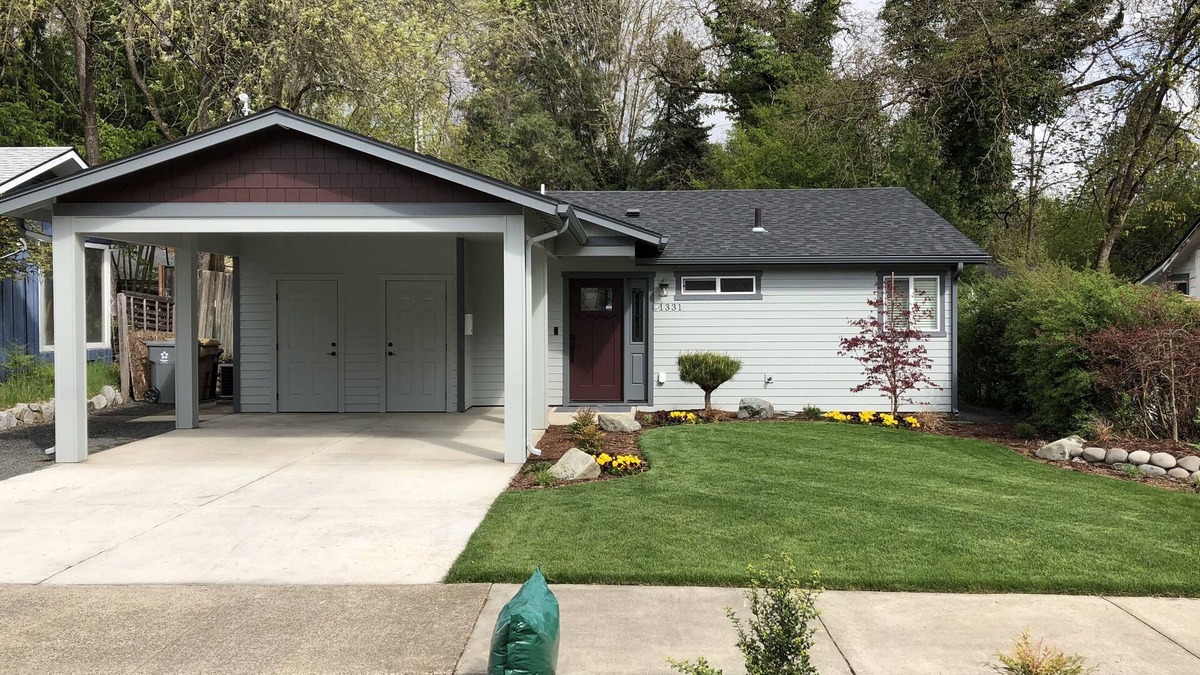 Grants Pass House | Clean & Cozy Cottage in Grants Pass, OR