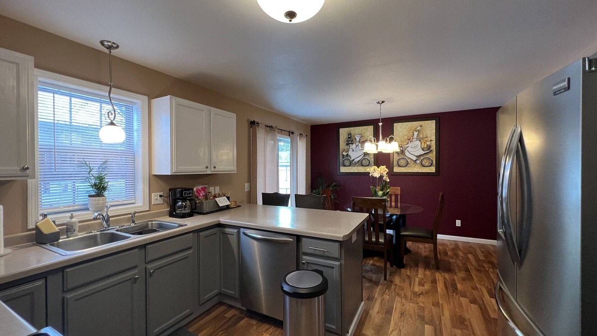 Wausau House | "Clean & Cozy Home"- 7 min from Granite Peak Ski Area, Rib Mountain!