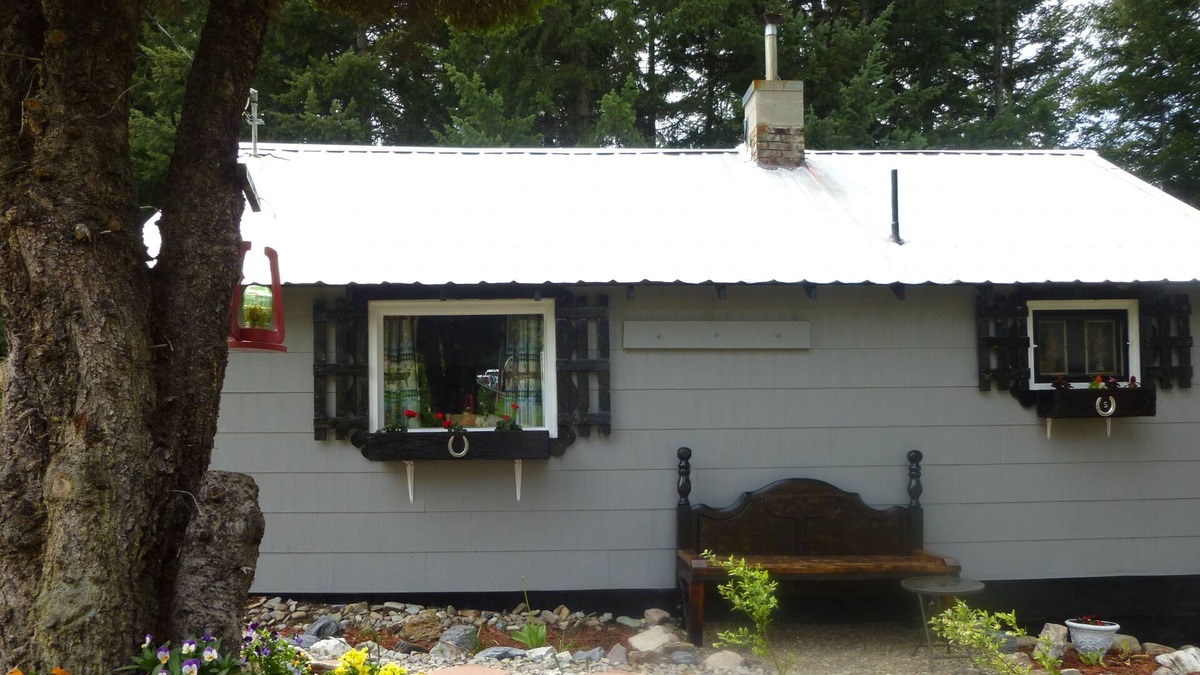Mullan Cabin | clean,cozy,quite cabin with mountain view