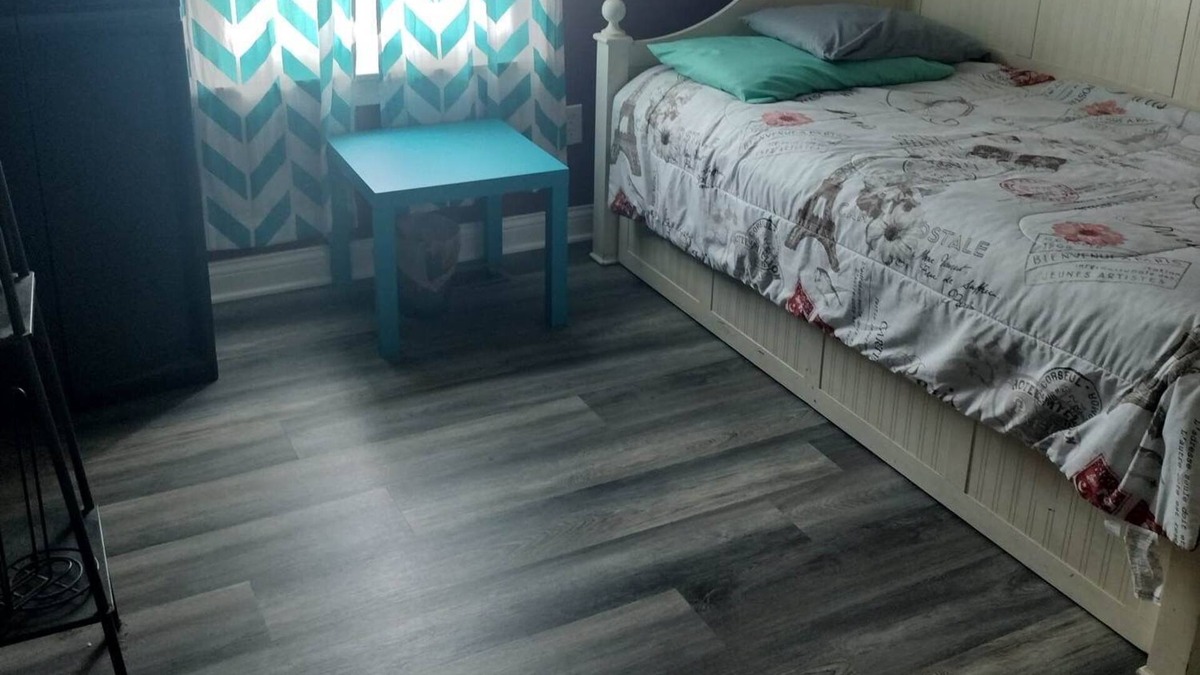 Indianapolis House | Clean Home away from Home. Relax in this 2 bedroom home in a quiet subdivision.