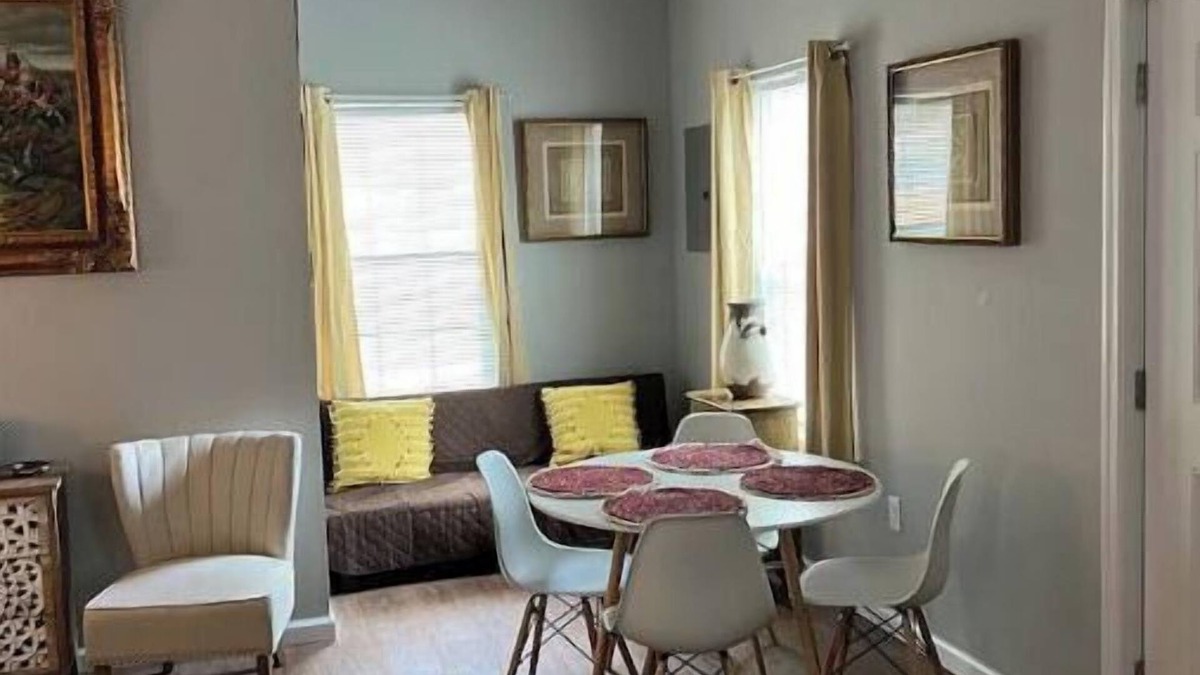 Valdosta House | Clean Modern Deco Apt 1 BR 1 Bath Near Everything