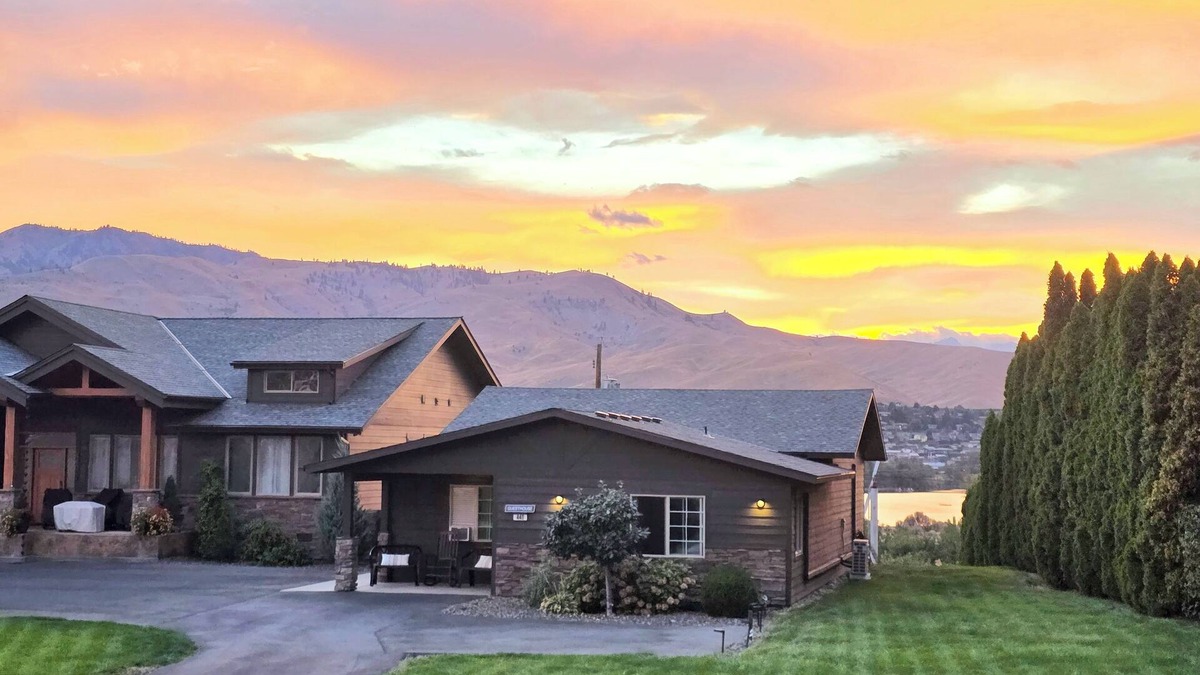 Monitor House | Clean, Quiet, & No Check-Out Chores!