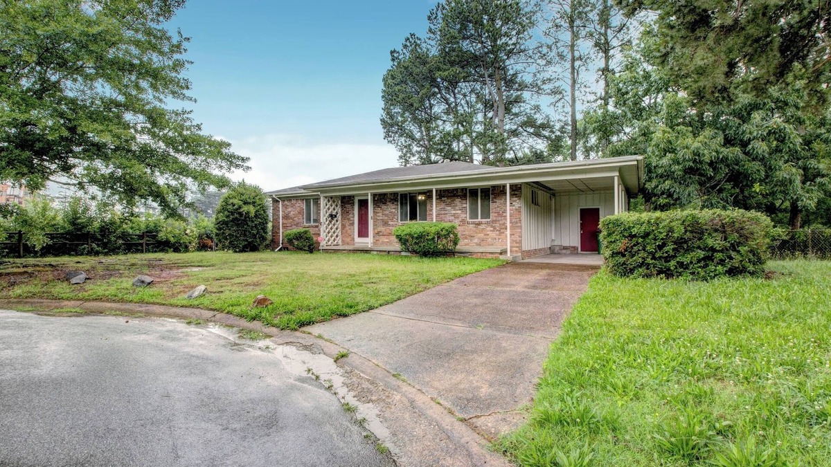 Little Rock House | Clean, Safe Comfortable - Charming 4-bedroom house in Little Rock