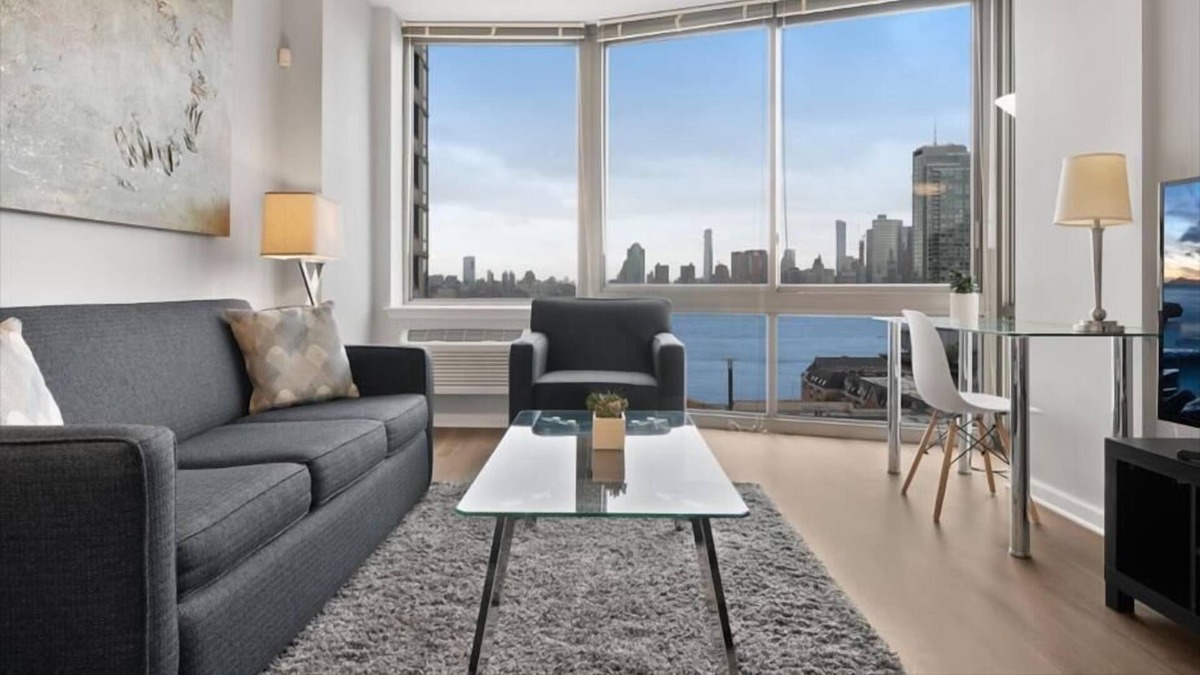 Hudson Exchange Apartment | Clean & Spacious 1BR | Work Remote | Free WiFi & Kitchen | Near PATH