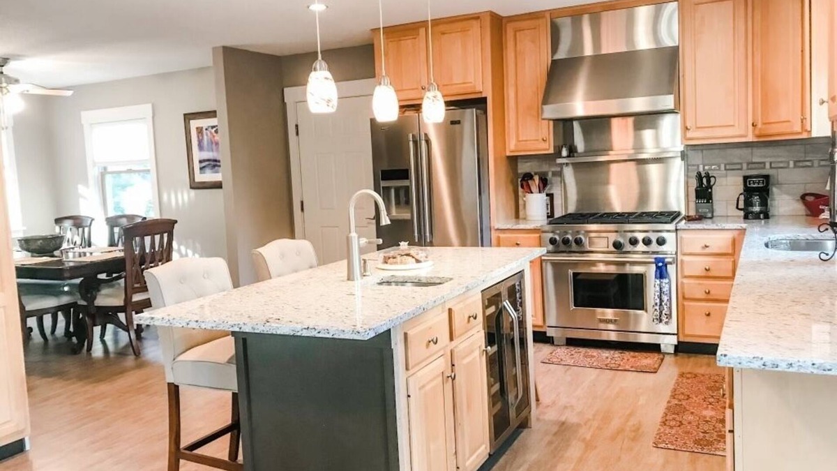 Ellsworth House | CLEAN, spacious, close to Acadia National Park