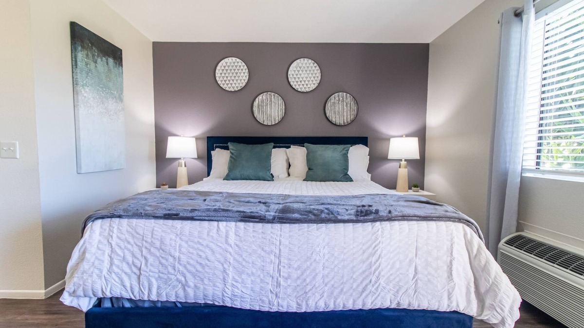 Colton Apartment | Clean Studio♛King Bd.♛Fast Internet♛Close to Fwy
