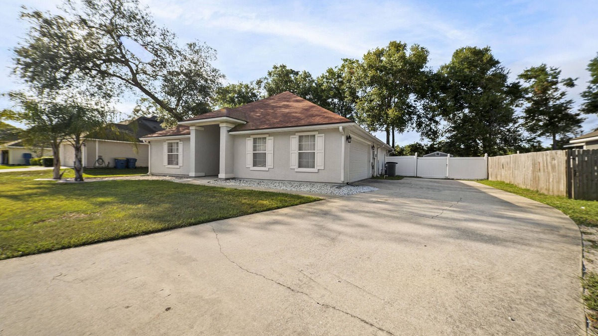 Northside House | ~Clear Skies Sleeps 7 Spacious Home by Airport~