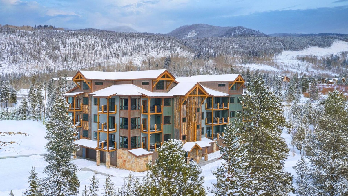 Lakeside Village Apartment | Clearwater Lofts by Keystone Resort