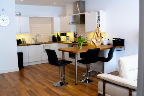 London Borough of Bromley Apartment | Cleave House - Contractor ready!