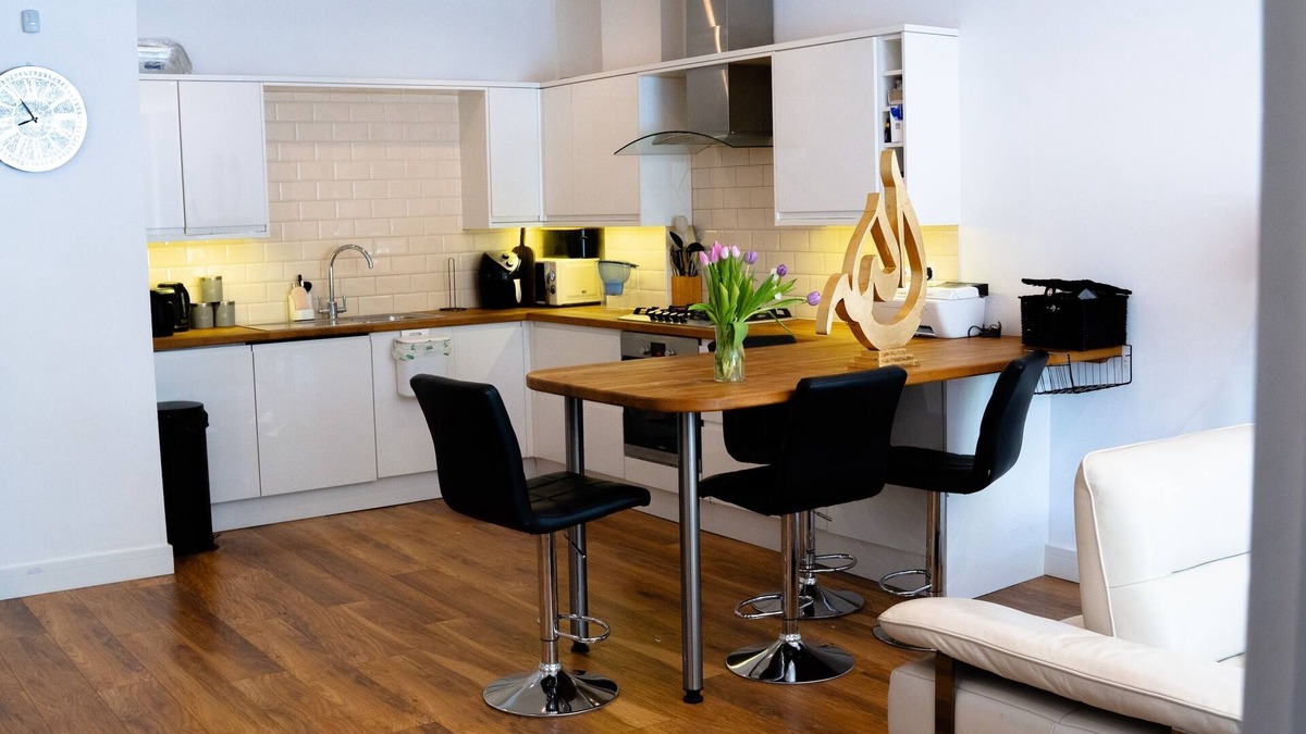 London Borough of Bromley Apartment | Cleave House - Stylish n Chic 3 Bed House mins from Central London