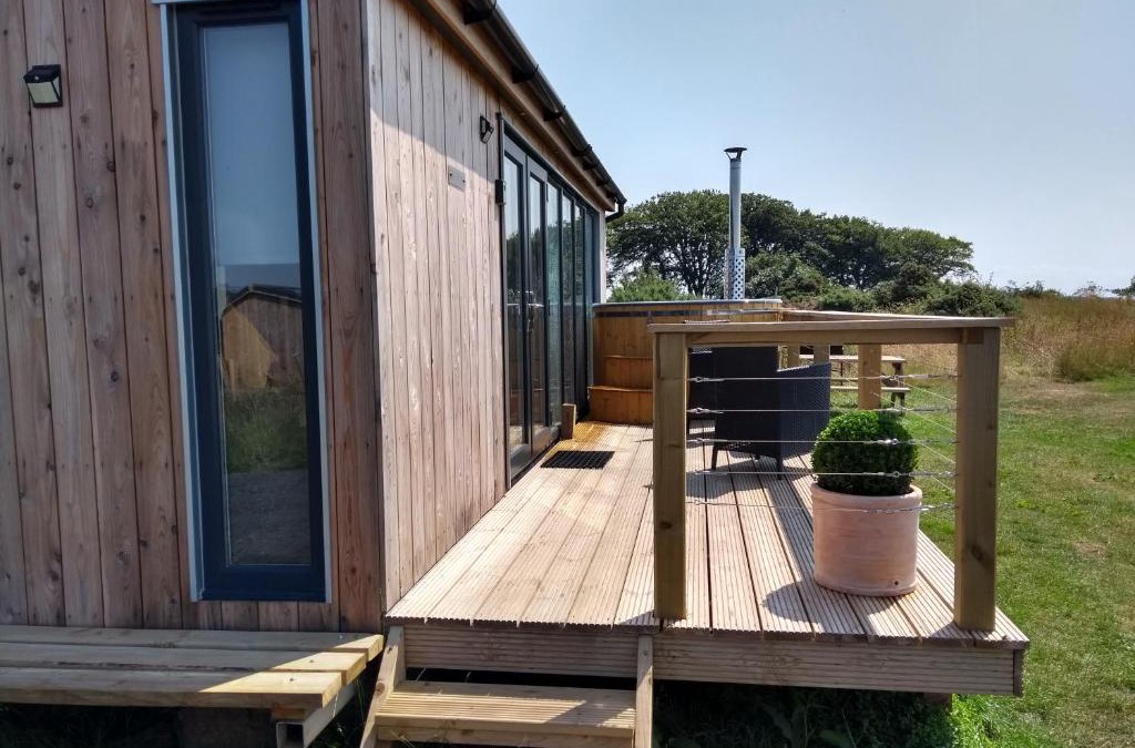 Dalry House | Cleeves Cabins Ailsa Luxury Lodge with hot tub