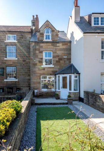 Sandsend House | Clematis Cottage
