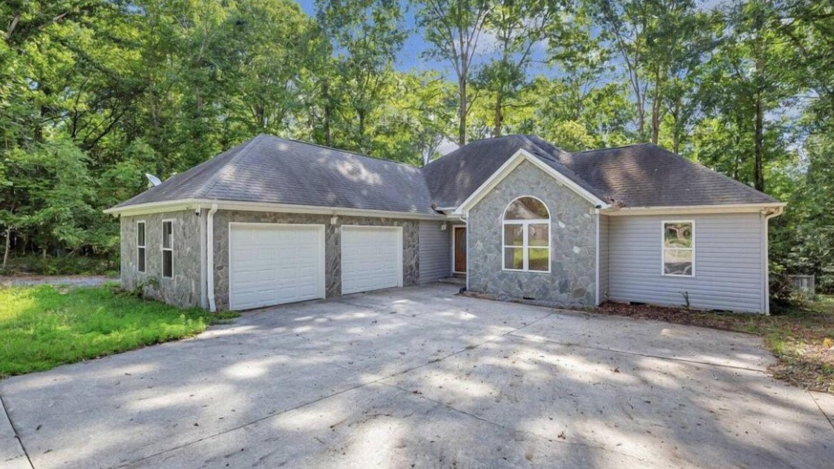 Townville House | Clemson Group Therapy - Sleeps 12