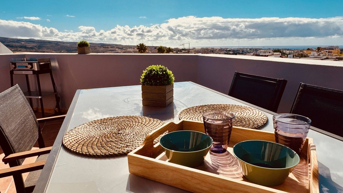 El Tablero Ski Chalet | Click & Guest -Terrace with Sea and Mountain Views