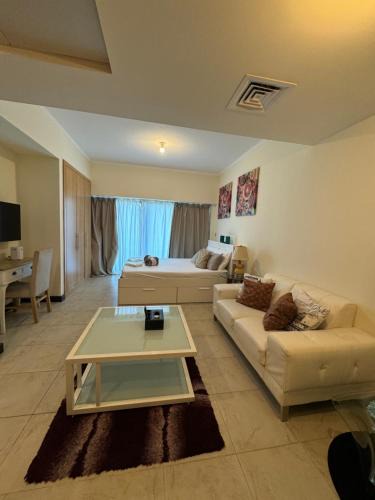 Jumeirah Lake Towers Apartment | Click Stay - JLT - Studio & Balcony Lakes view Entire Apartment -RA