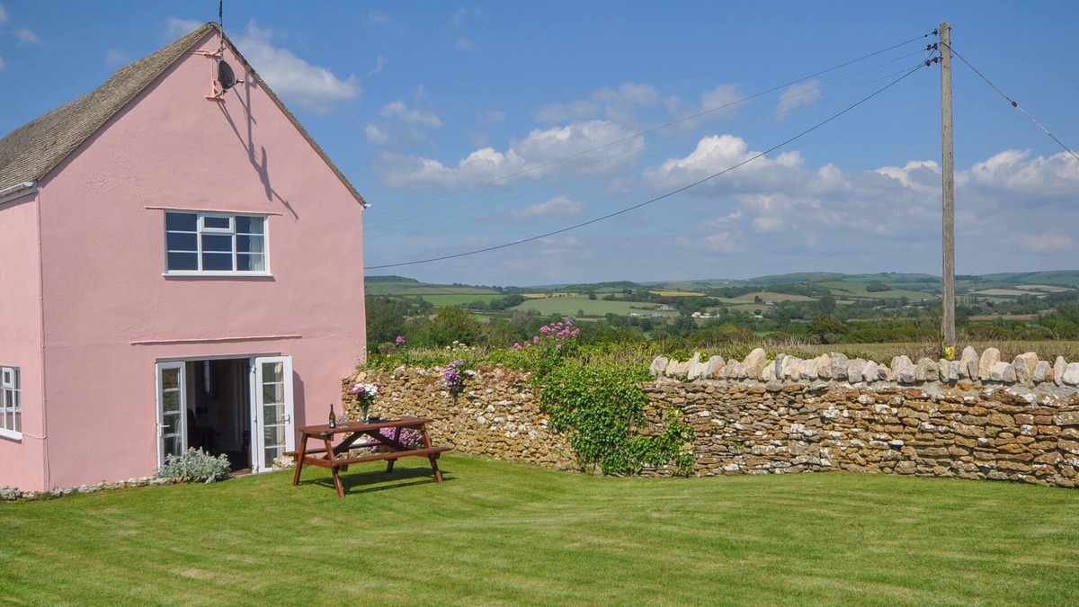 Bridport Cottage | CLIFF FARM NO. 2 COTTAGE, pet friendly in Burton Bradstock
