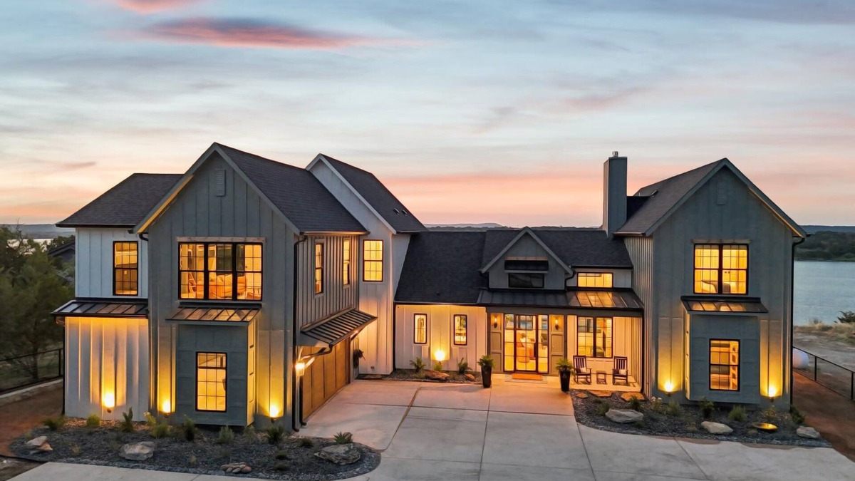 Palo Pinto County House | Cliff Haven 2.0: 6-7 Bdrm/6 Bath w/pool/hot tub, and game garage