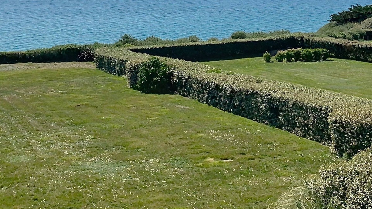 Pentrez House | Cliff house in Pentrez (Sea View)