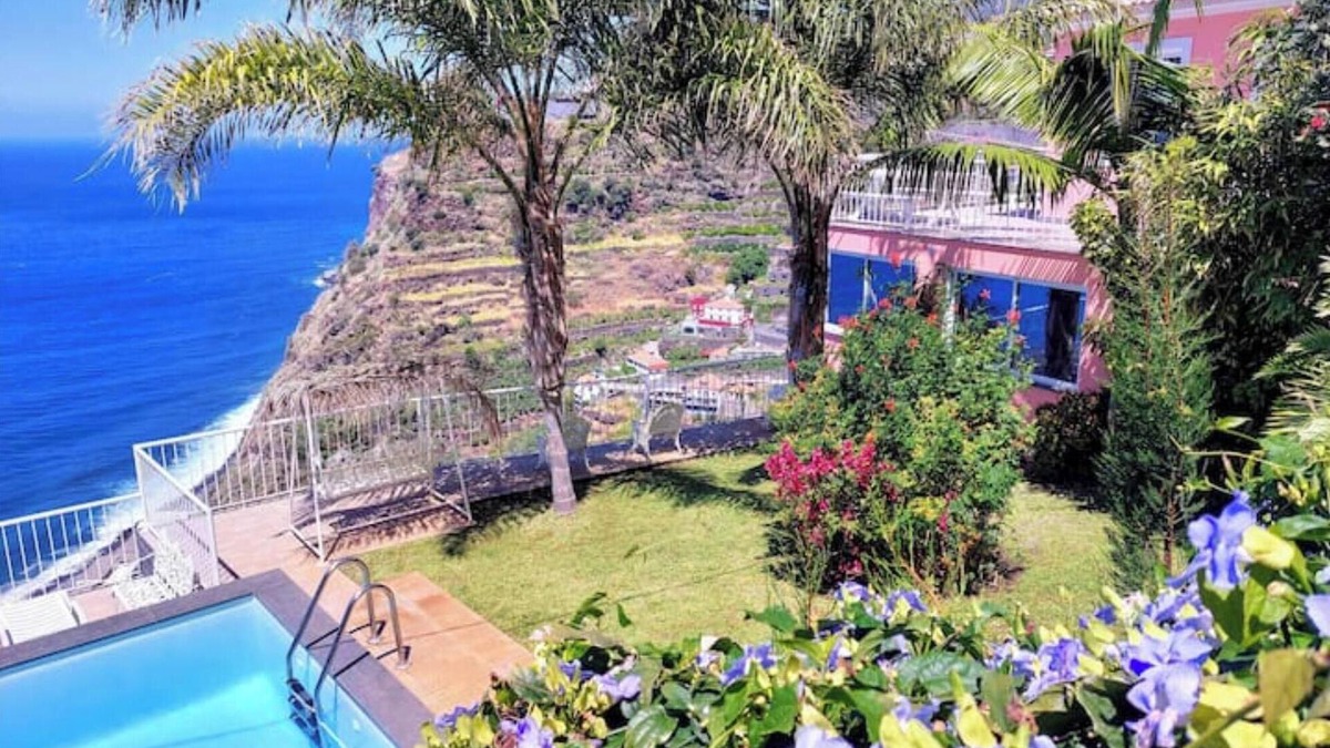 Calheta Cottage | Cliff House