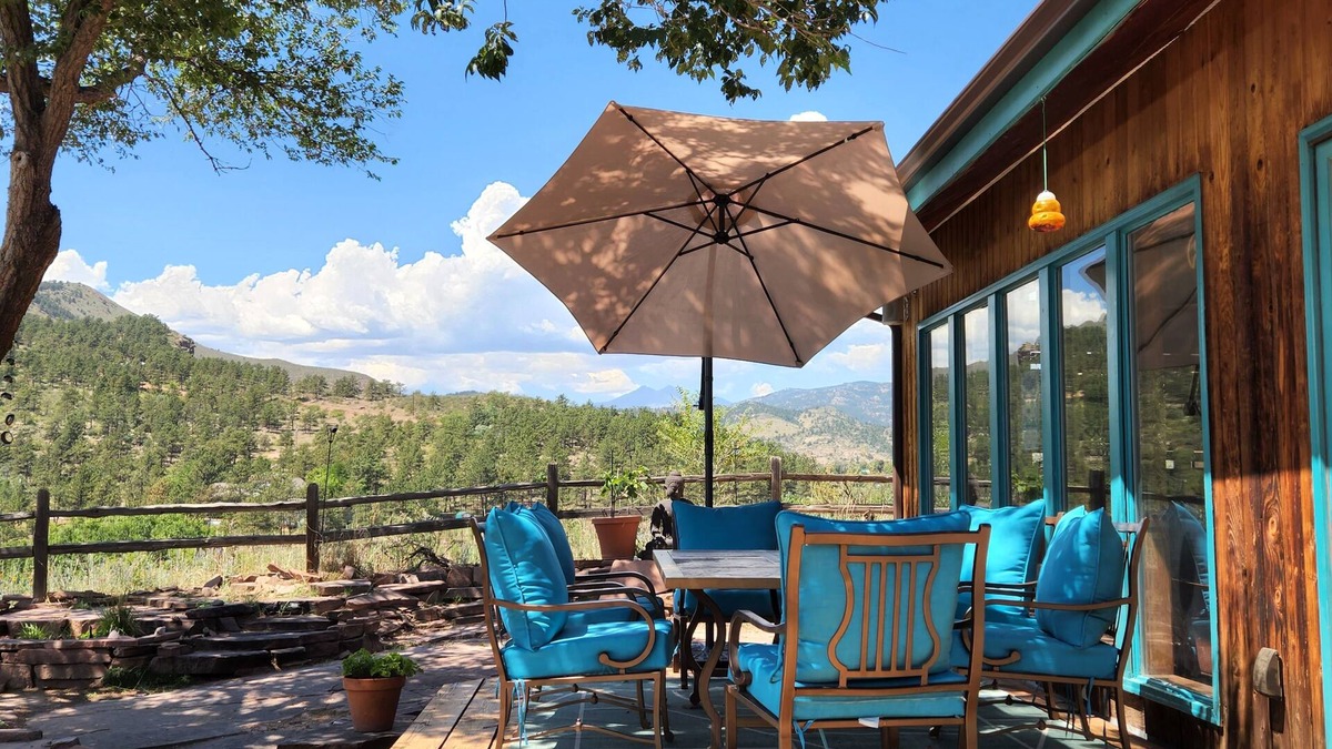 Lyons House | Cliff-Top - Old Town Lyons - Overlooking Planet Bluegrass - Breathtaking Views